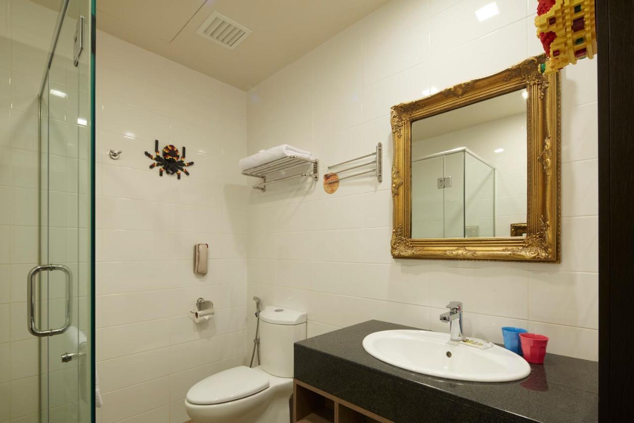 Legoland Malaysia Hotel Нусаяя Екстер'єр фото A bathroom in a hotel