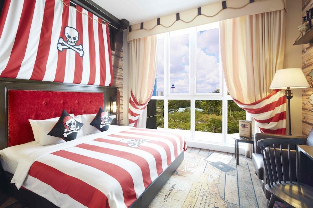 Legoland Malaysia Hotel Нусаяя Екстер'єр фото Pirate themed room